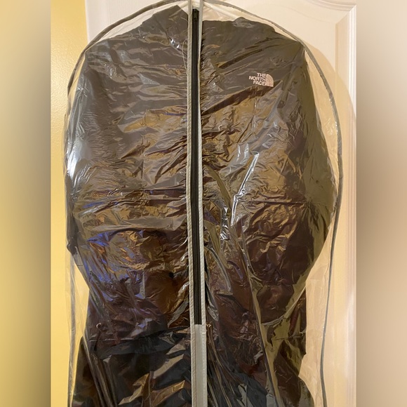 North Face Coat (Gently Used) - Picture 10 of 11